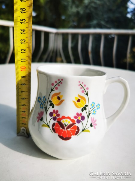 Potty mug with Kalocsa motif