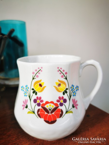 Potty mug with Kalocsa motif