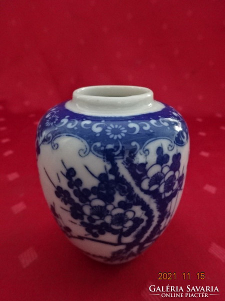 Japán porcelán váza, cseresznyevirágos. Tokusei Sakara, magassága 8 cm. Vanneki!
