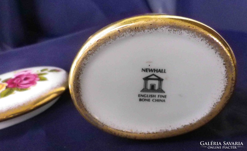 Newhall finom porcelán dobozka