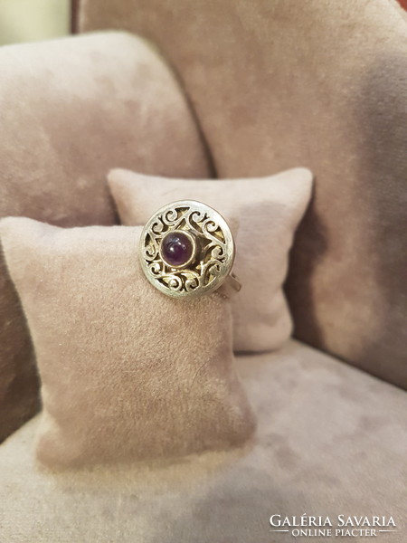 Silver ring with amethyst decoration