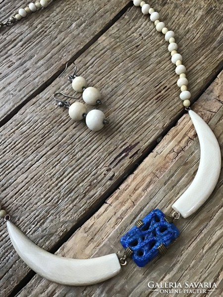 Necklace made of special fangs with earrings, set