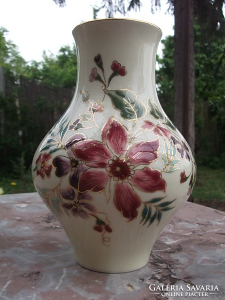 Eternal value-Zsolnay bay vase is flawless, also a gift