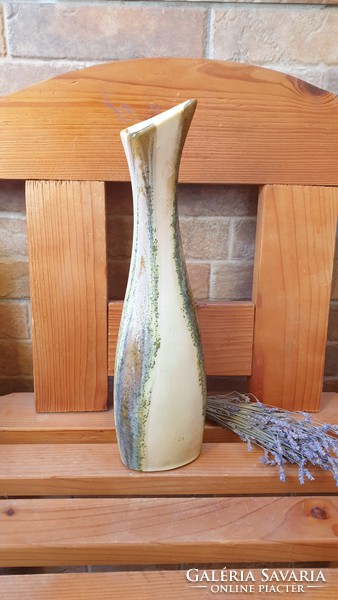 Pirogránit Váza