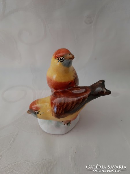Pair of ceramic birds in Bodrogkeresztúr, small bird, finch