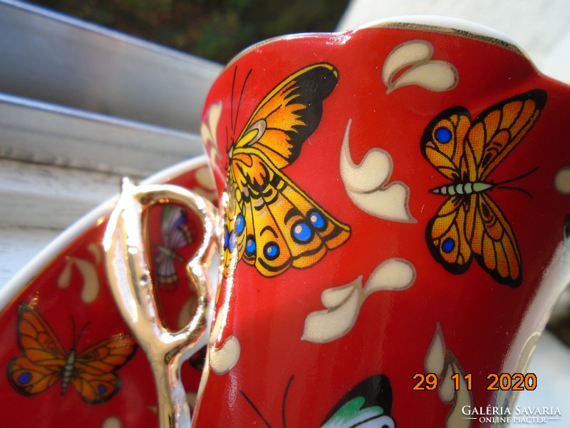 Kézzel festett Aranykontúrozott színes pillangó mintákkal, érdekes formákkal,kávéskészlet dobozában