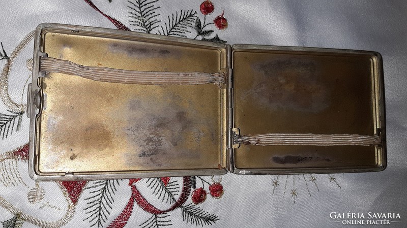 Cigarette case / dose silver plated.