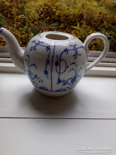 19.Ruuenstein hand-painted immortelle de saxa patterned round ribbed tea spout