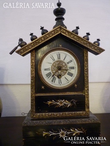 Swarczwald clock with musical structure.