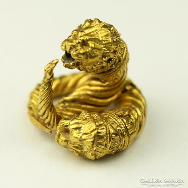 Antik arany fülbevaló pár oroszlánfejes díszítéssel i.e. 4-3 sz. Görög