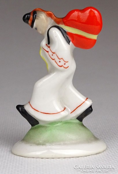 1G981 Herend mini porcelain bachelor figure 5.5 cm