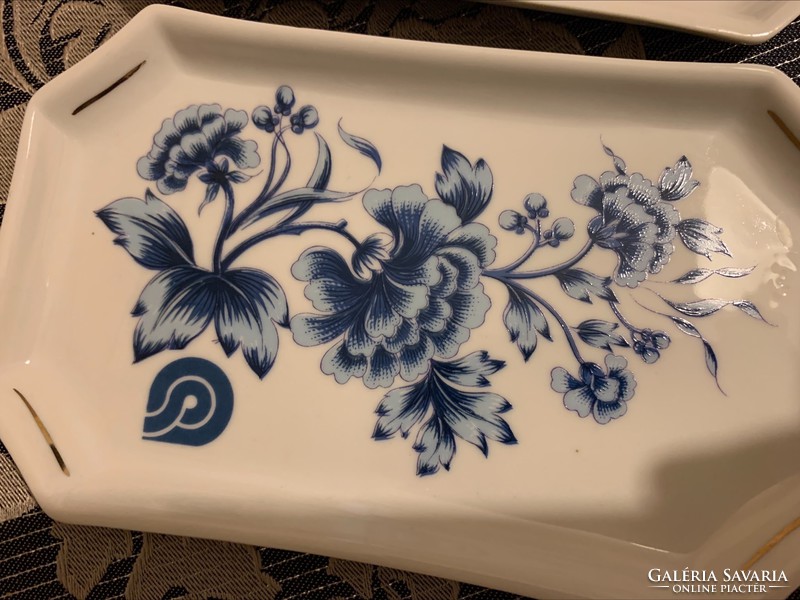 Hollóházi kék virágos porcelán tálka, gyűrűtartó, egyik minimálisan sérült
