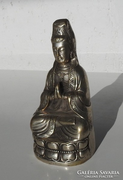 Tibeti ezüst Buddha - tibeti tradicionális kegytárgy