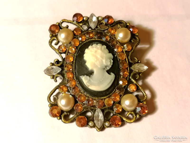 Vintage, very elegant camea brooch (109)