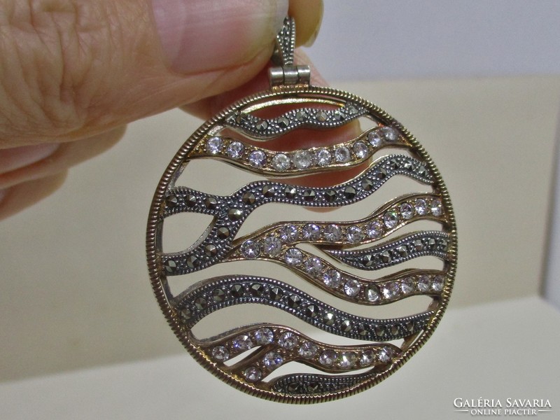 Szépséges art deco nagy ezüst medál markazitokkal