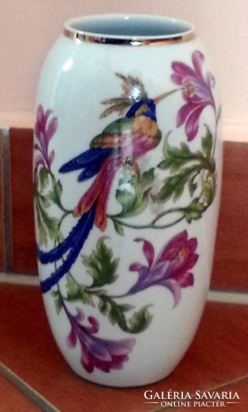 Flawless bird of paradise vase with beautiful gilding raven house rare porcelain