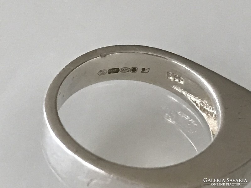 Modern  ezüst gyűrű cirkónia kővel, 19 mm belső átmérő
