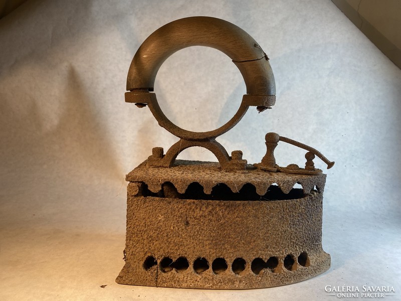 Charcoal cast iron iron