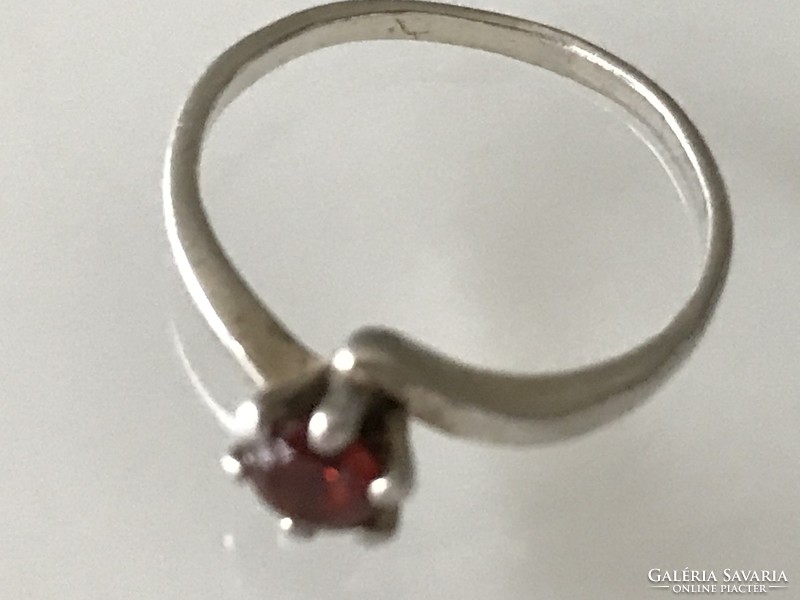 Silver ring with garnet stone, size 7.5