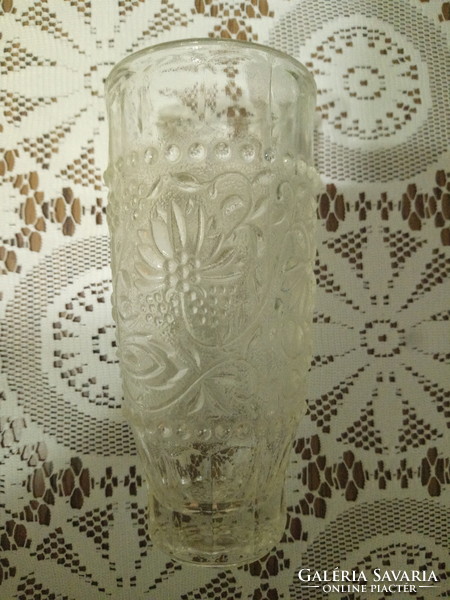 Thick village flower pattern glass cup.