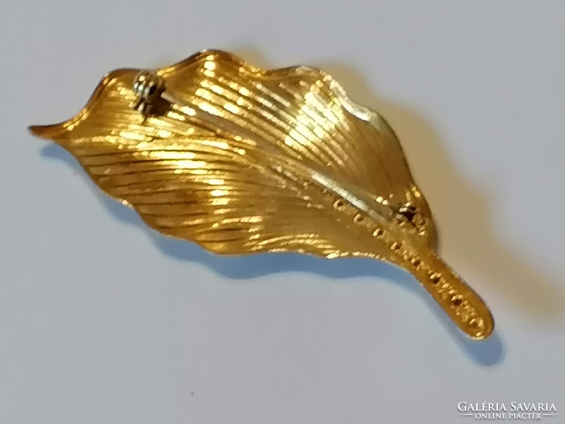 Retro leaf shaped brooch brooch 6.