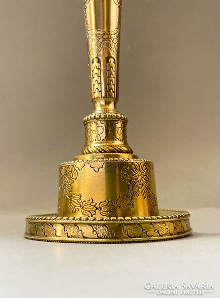 Antik bronz gyertyatartó 1852-es ajándékozási véséssel.