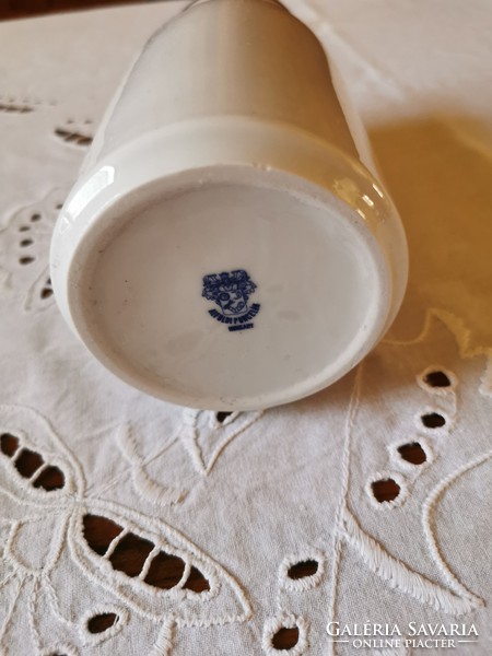 Lowland porcelain vase. Very rare