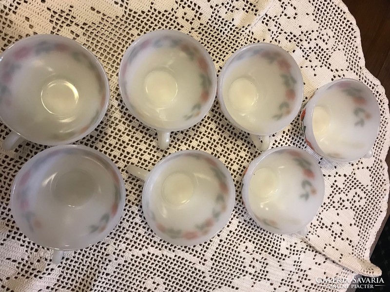 Retro-pyrex floral cups. 7 pcs in undamaged condition.Arcopal france