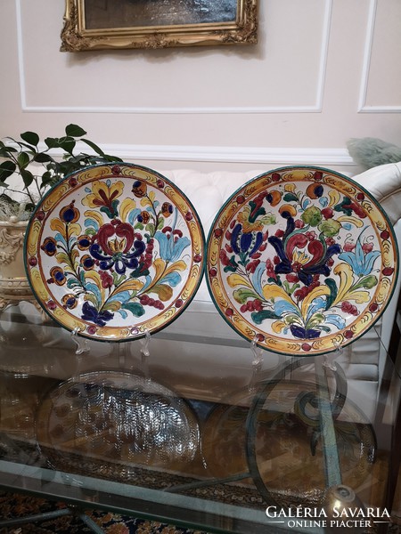 Italian majolica, deruta, hand-painted, hand-scratched bowls, umbria range, 2 plates 26 cm