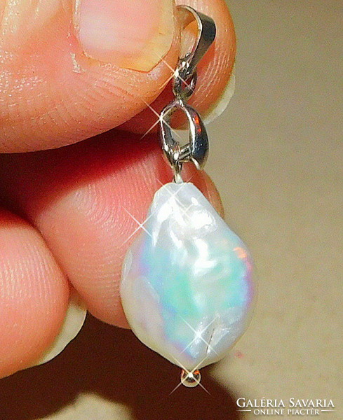 Off-white Japanese biwa teardrop real pearl pendant 18kgp