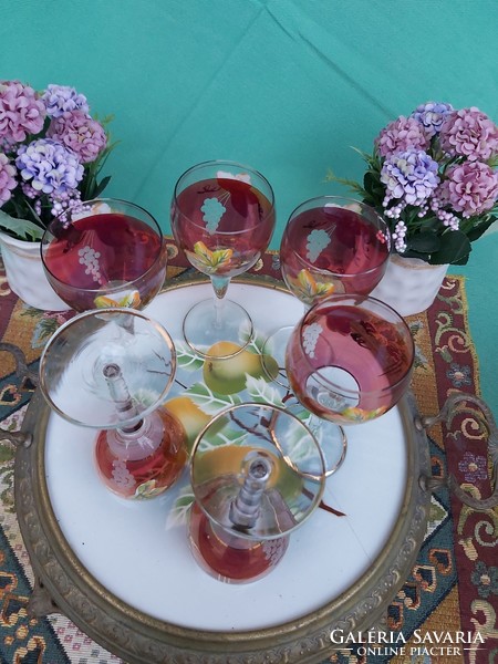 Fabulous stemmed wine champagne glass glasses with beautiful grapes and leaf pattern in red burgundy