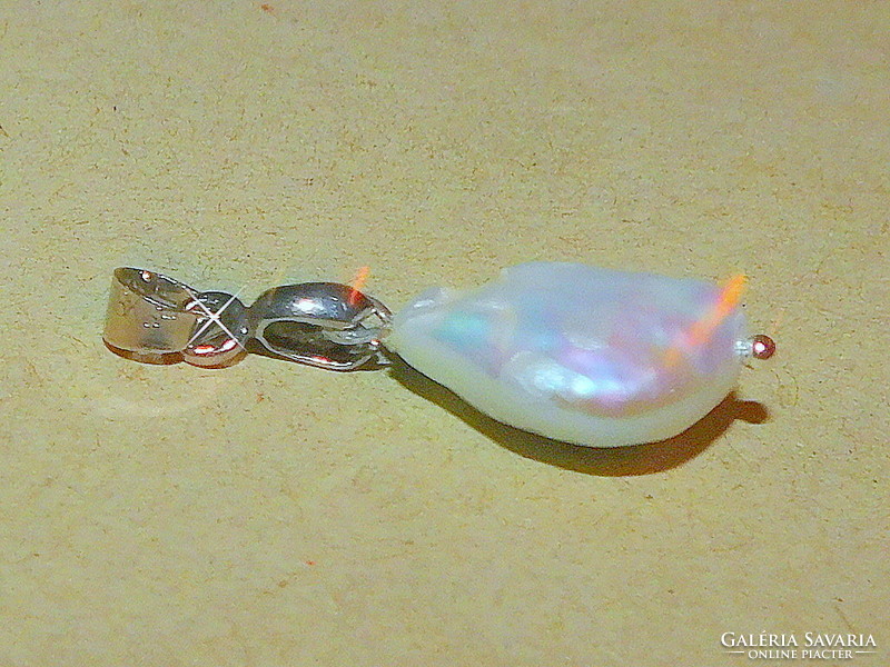 Off-white Japanese biwa teardrop real pearl pendant 18kgp