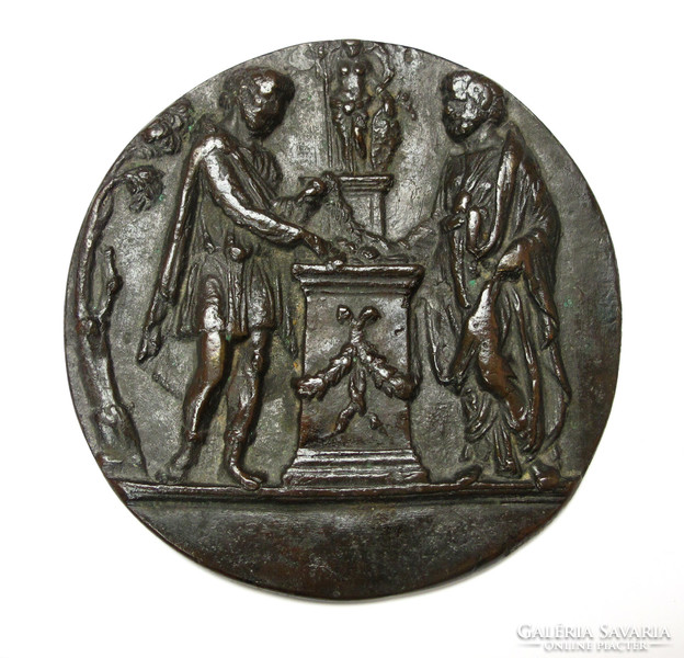 Középkori bronz plakett, Görög, vagy római jelenettel.