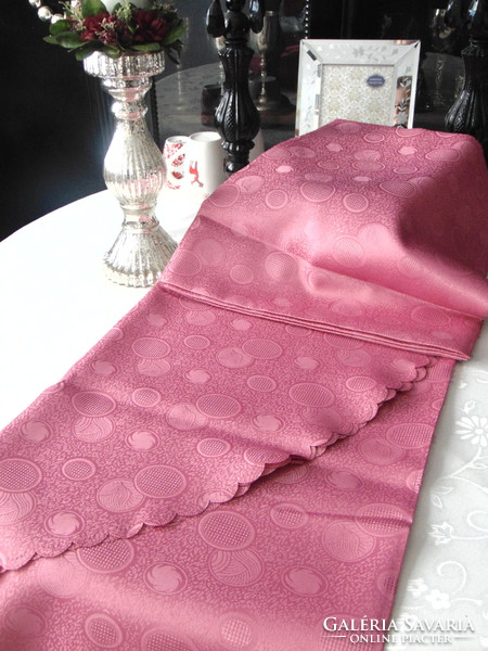 Beautiful silk tablecloth mauve 158 x 296 cm oval