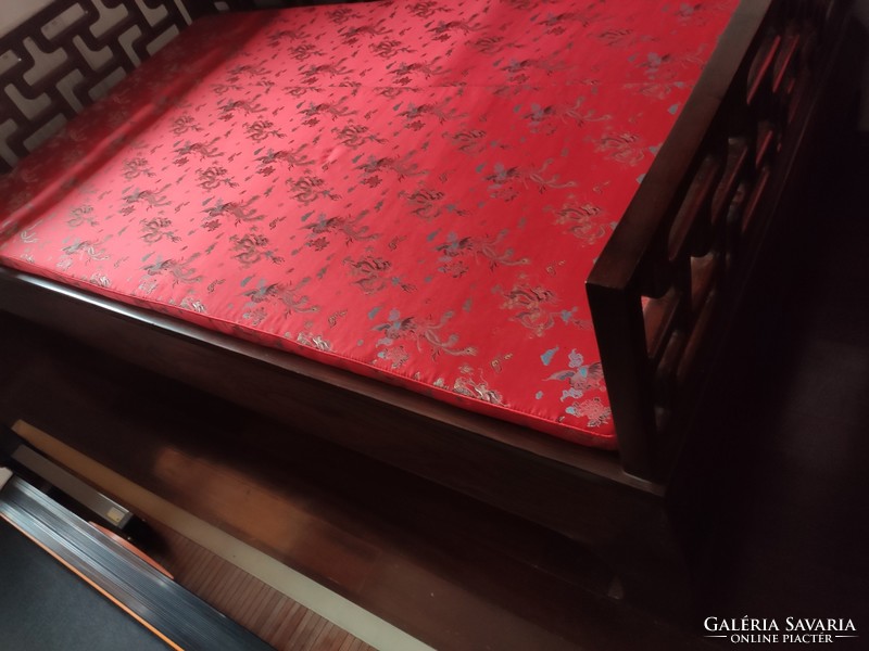 Tradicionális, kínai, faragott rózsafa ágy!