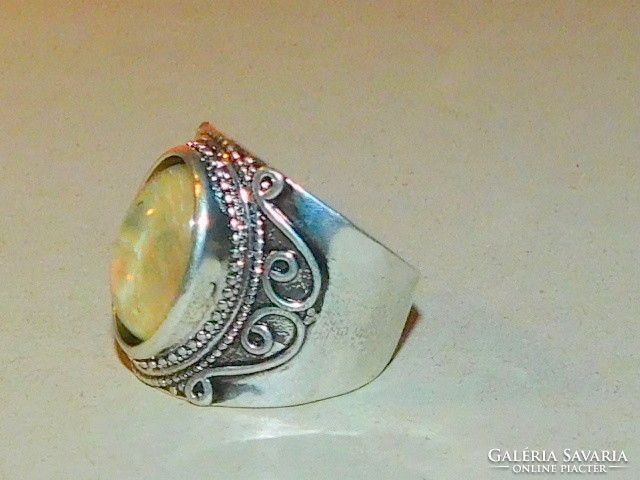 Opal luster stony Tibetan silver ring 8.5