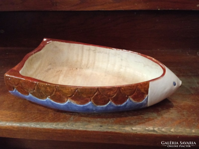 Fish-shaped ceramic work, 30 cm long work.