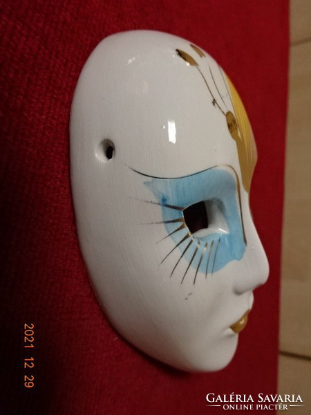Porcelán figura, velencei női álarc, hossza 11,5 cm. Vanneki! Jókai.