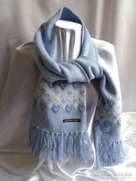 New light blue heart-shaped scarf. 160 X 20 cm + fringe.