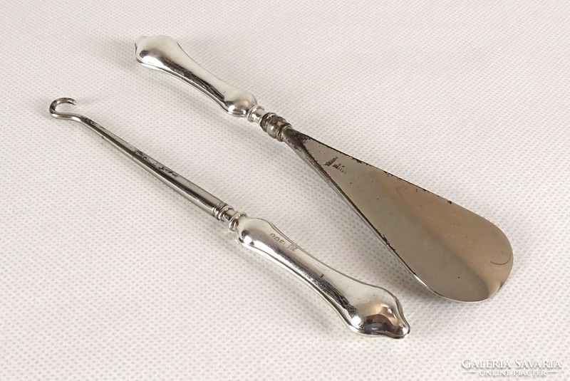 1A928 Antique silver shoehorn and shoe button