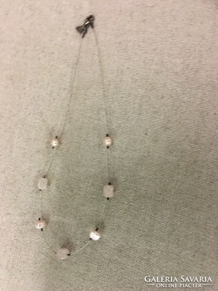 Silver necklace with rose quartz stones (silpada)