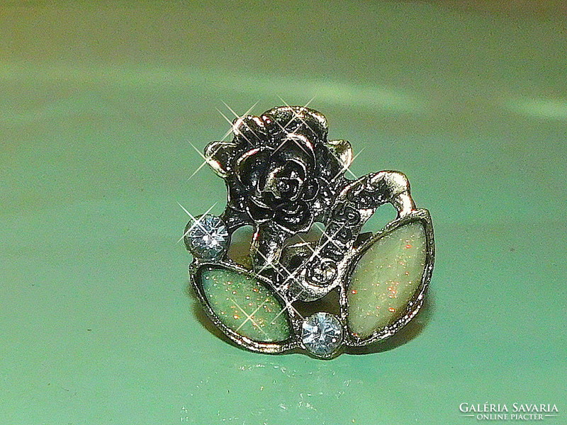 Guess roses like. Opal stone vintage ring - freely adjustable