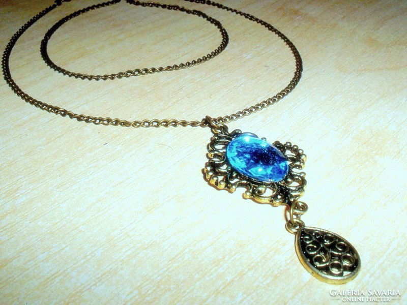 Blue crystal stone art necklace