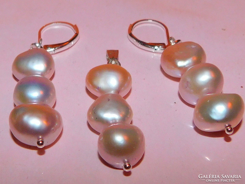 Silk Candy Shiny Akoya Genuine Pearl Earrings and Pendant Set No. 32