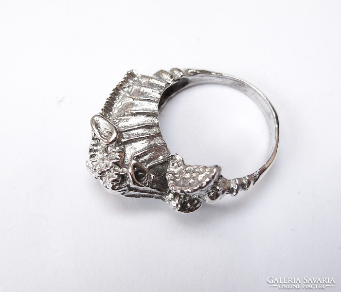 Mutatós,csikóhalas ezüst gyűrű.