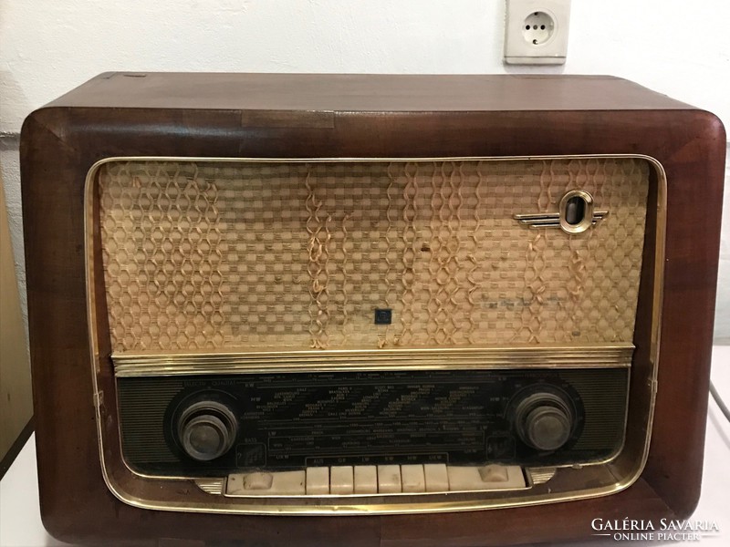 Hornypfon asztali rádió. Megkímélt állapotban. 54x37 cm 1960-as évek.