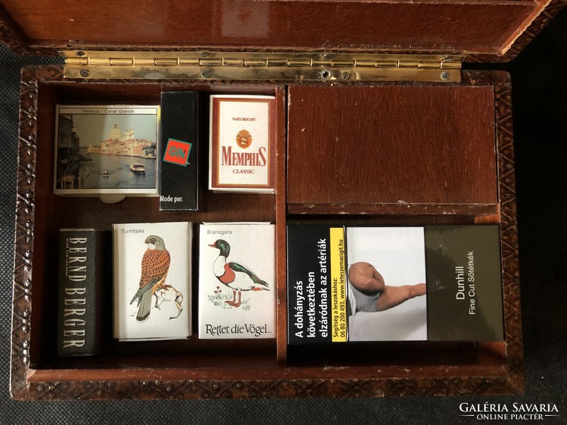 Cigarettás,zenélő,Dísz doboz.