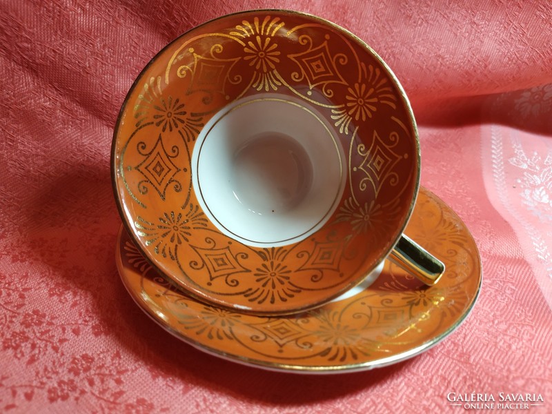 Gyönyörű porcelán kávés csésze aljjal