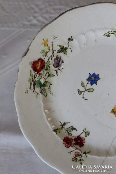 RITKA! Antik szalagos Herendi, kézzel festett, fajansz tányér (1884-1889)
