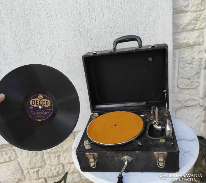 Antique gramophone, gramophon as in photos, works, video too